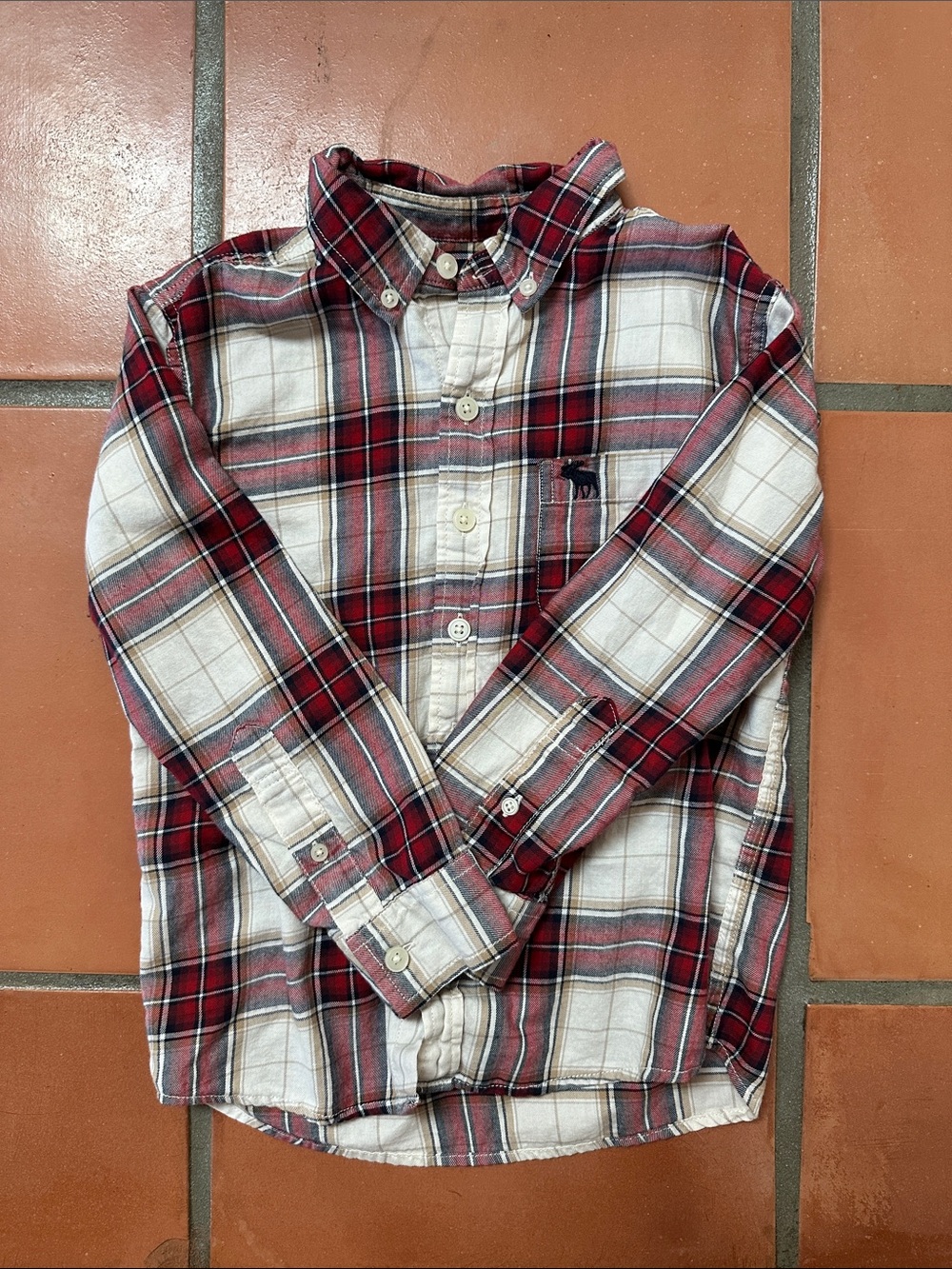 abercrombie kids Red & White Plaid Button-Down Shirt 5/6 size
